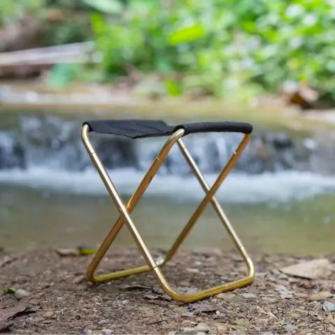 Tabouret-camping-doré